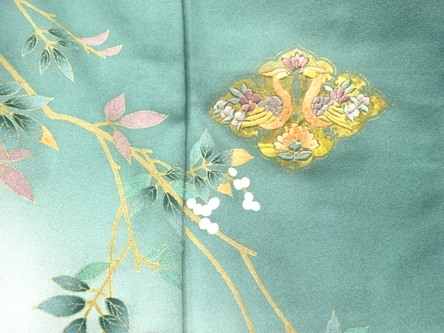  東京ますいわ屋　枝の実に向かい鳥模様刺繍訪問着